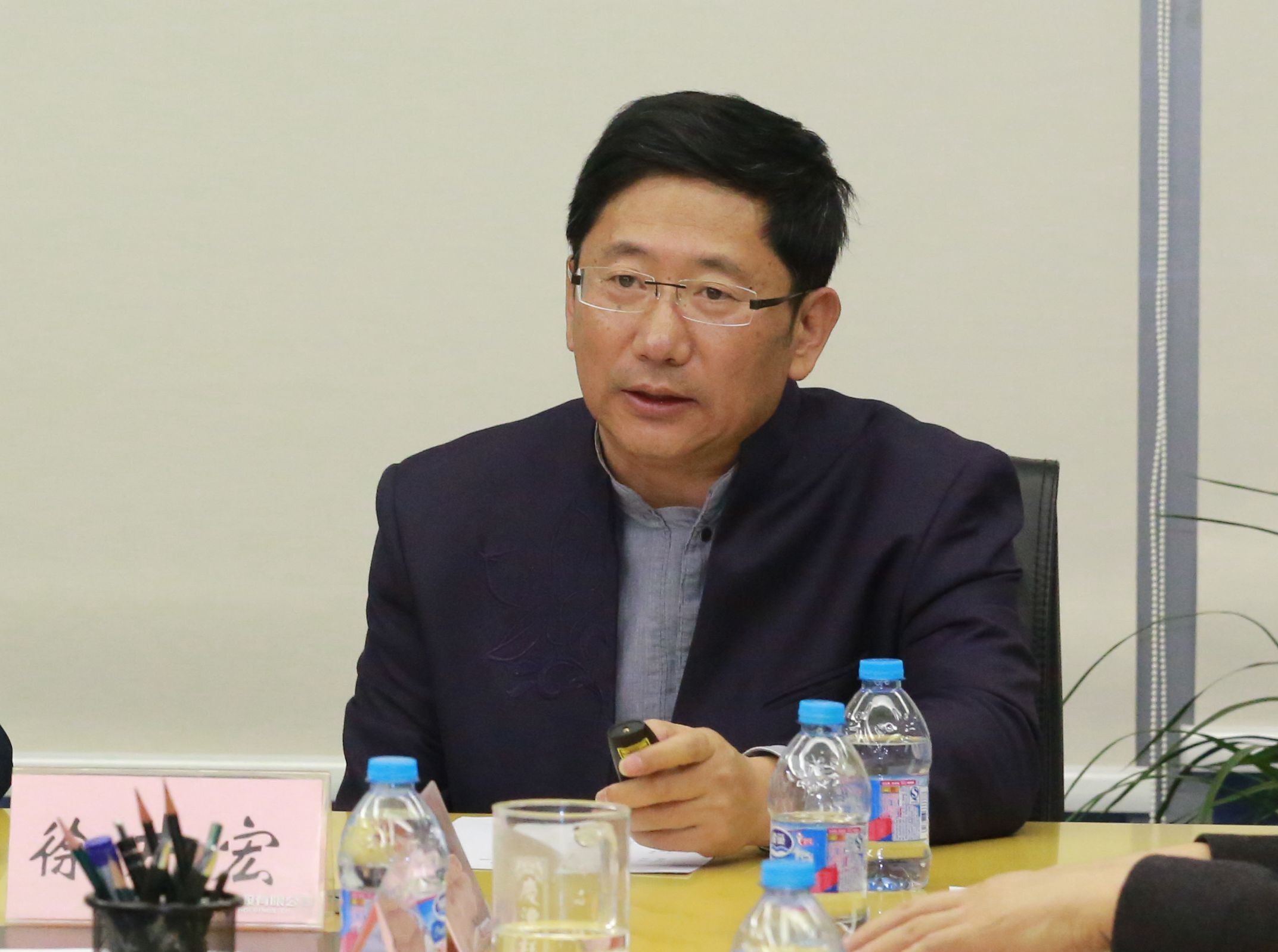清华控股董事长_清华大学董事长图片